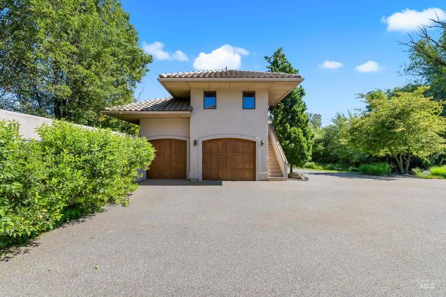 2698 W Penick Pointe Lane, Meridian, ID 83646