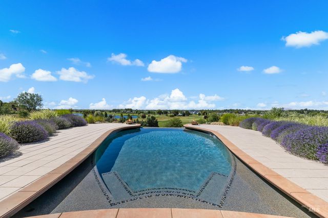2698 W Penick Pointe Lane, Meridian, ID 83646