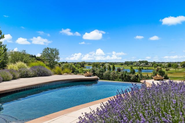 2698 W Penick Pointe Lane, Meridian, ID 83646