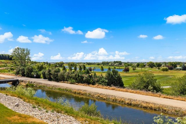 2698 W Penick Pointe Lane, Meridian, ID 83646
