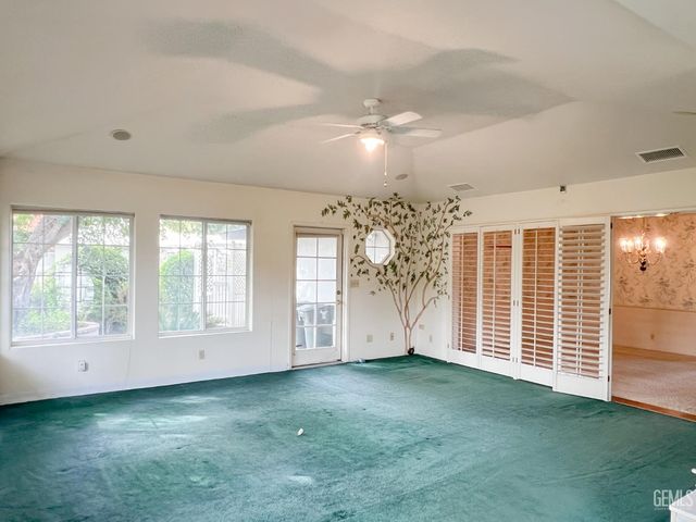 2432 Beech Street, Bakersfield, CA 93301