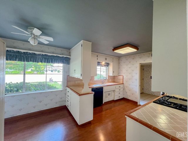 2432 Beech Street, Bakersfield, CA 93301