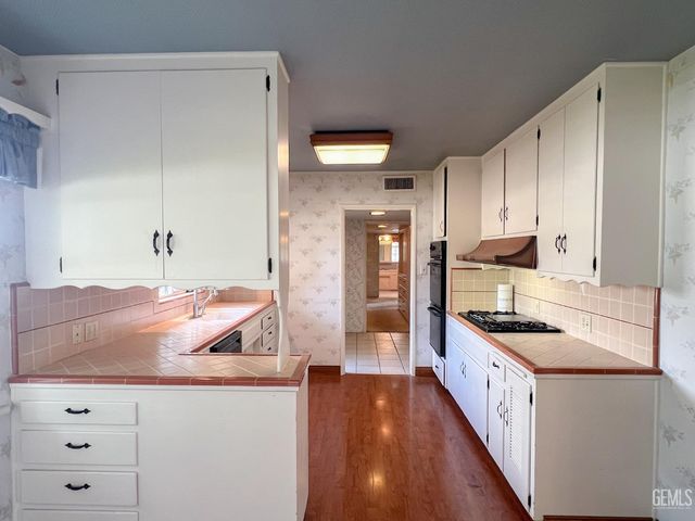 2432 Beech Street, Bakersfield, CA 93301