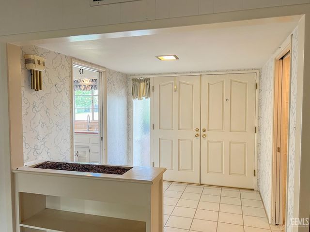 2432 Beech Street, Bakersfield, CA 93301