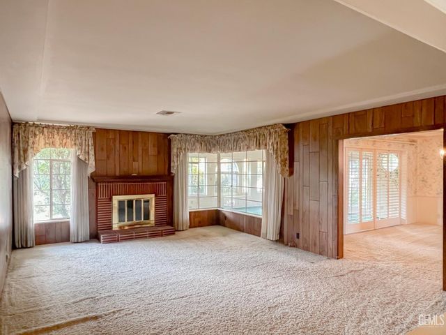 2432 Beech Street, Bakersfield, CA 93301