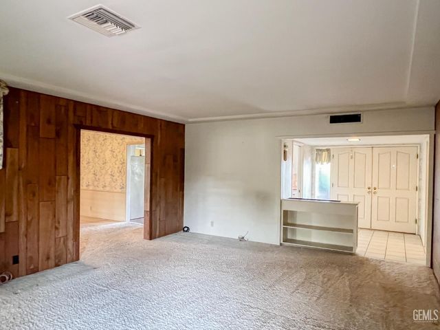 2432 Beech Street, Bakersfield, CA 93301