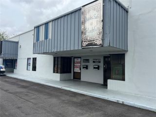 7104 NW 72nd Ave, Miami, FL 33166