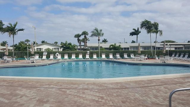2916 Crosley Drive E M, West Palm Beach, FL 33415