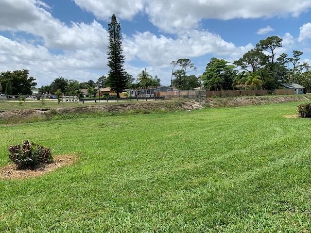 2916 Crosley Drive E M, West Palm Beach, FL 33415