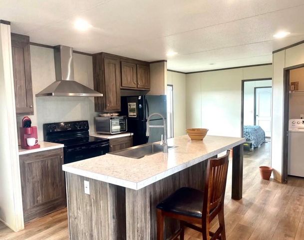 358 County Road 4521, Palacios, TX 77465