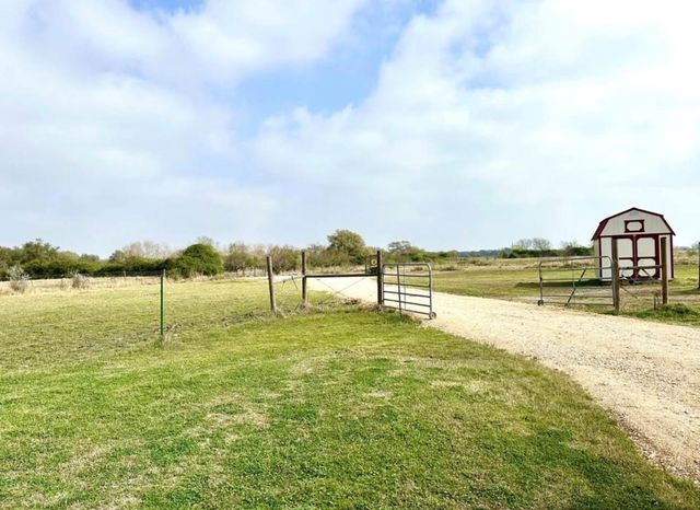 358 County Road 4521, Palacios, TX 77465