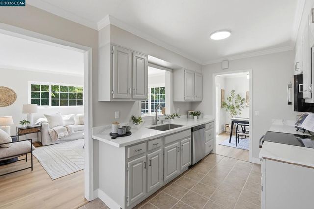77 Cleopatra Dr, Pleasant Hill, CA 94523