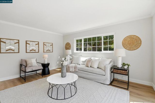 77 Cleopatra Dr, Pleasant Hill, CA 94523