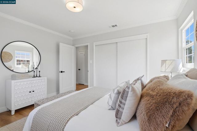 77 Cleopatra Dr, Pleasant Hill, CA 94523