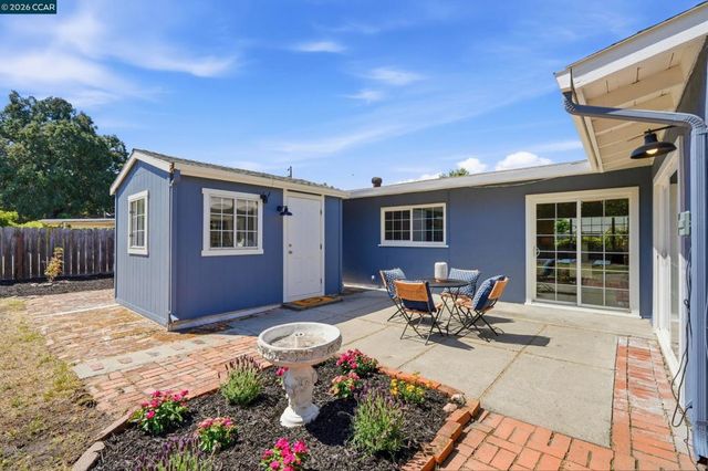 77 Cleopatra Dr, Pleasant Hill, CA 94523