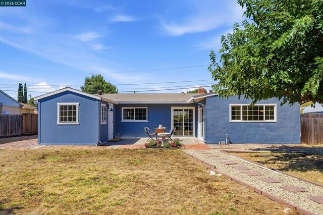 77 Cleopatra Dr, Pleasant Hill, CA 94523