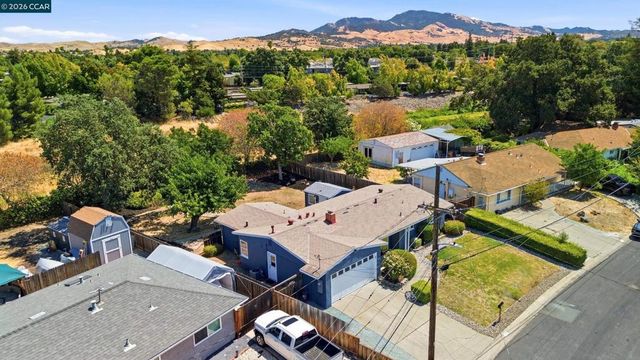 77 Cleopatra Dr, Pleasant Hill, CA 94523