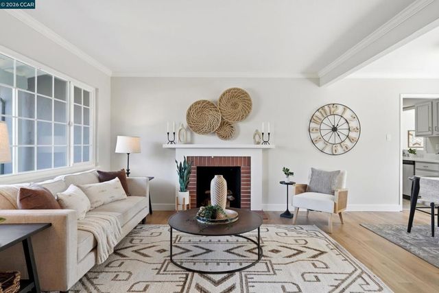 77 Cleopatra Dr, Pleasant Hill, CA 94523