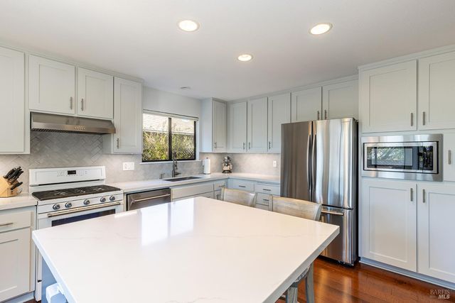 1906 Belair Way, Santa Rosa, CA 95403