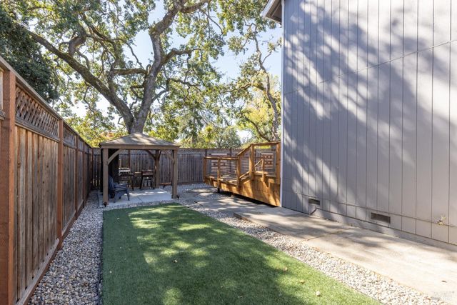 1906 Belair Way, Santa Rosa, CA 95403