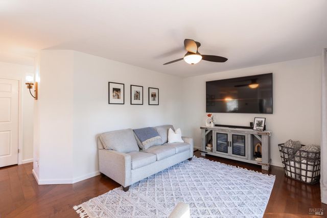 1906 Belair Way, Santa Rosa, CA 95403