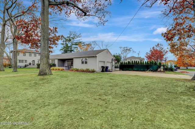 210 Larchwood Avenue, Oakhurst, NJ 07755