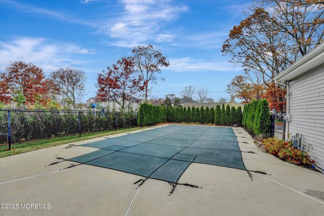 210 Larchwood Avenue, Oakhurst, NJ 07755