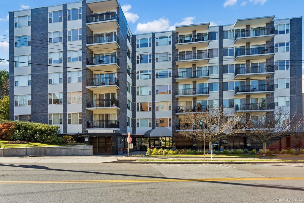 20 Old Mamaroneck Road 5Q, White Plains, NY 10605