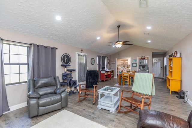 1056 Fm 2938 Road, Buna, TX 77612