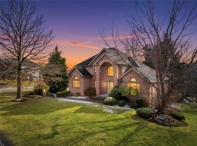 1000 Fawn Valley Dr, Cecil, PA 15317