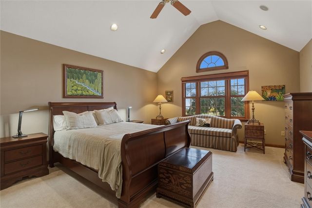 1000 Fawn Valley Dr, Cecil, PA 15317