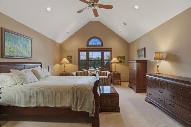 1000 Fawn Valley Dr, Cecil, PA 15317