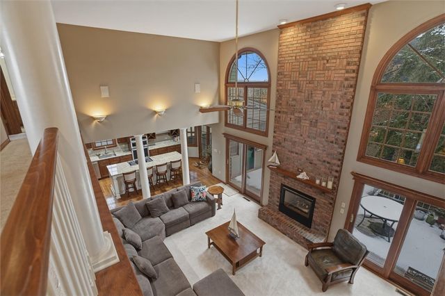 1000 Fawn Valley Dr, Cecil, PA 15317