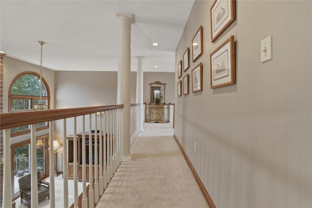 1000 Fawn Valley Dr, Cecil, PA 15317