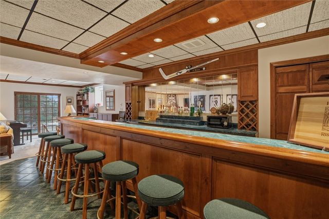 1000 Fawn Valley Dr, Cecil, PA 15317