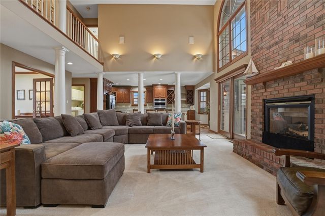 1000 Fawn Valley Dr, Cecil, PA 15317