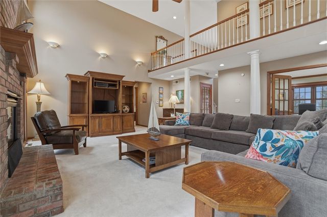 1000 Fawn Valley Dr, Cecil, PA 15317