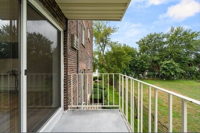 34 Hamilton Rd 210, Arlington, MA 02474
