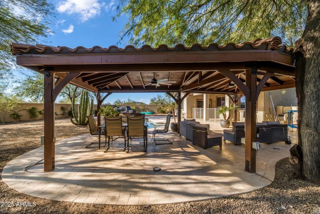 39517 N NOBLE HAWK Court, Phoenix, AZ 85086