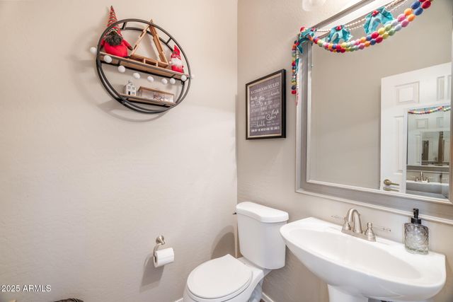 39517 N NOBLE HAWK Court, Phoenix, AZ 85086