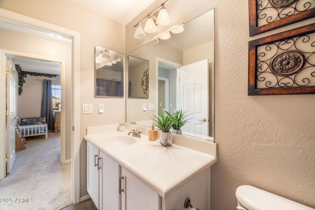 39517 N NOBLE HAWK Court, Phoenix, AZ 85086