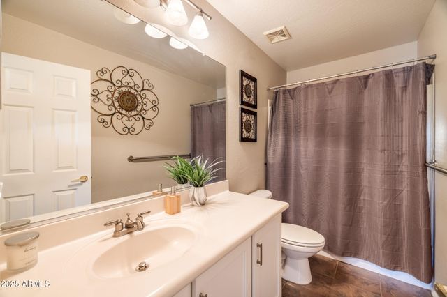 39517 N NOBLE HAWK Court, Phoenix, AZ 85086