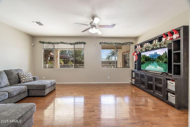 39517 N NOBLE HAWK Court, Phoenix, AZ 85086