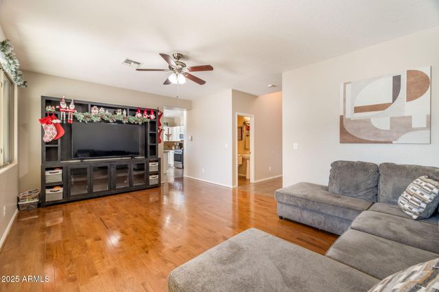 39517 N NOBLE HAWK Court, Phoenix, AZ 85086