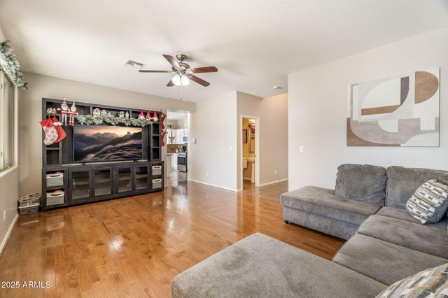 39517 N NOBLE HAWK Court, Phoenix, AZ 85086