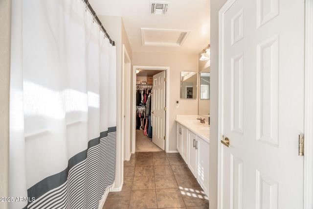 39517 N NOBLE HAWK Court, Phoenix, AZ 85086