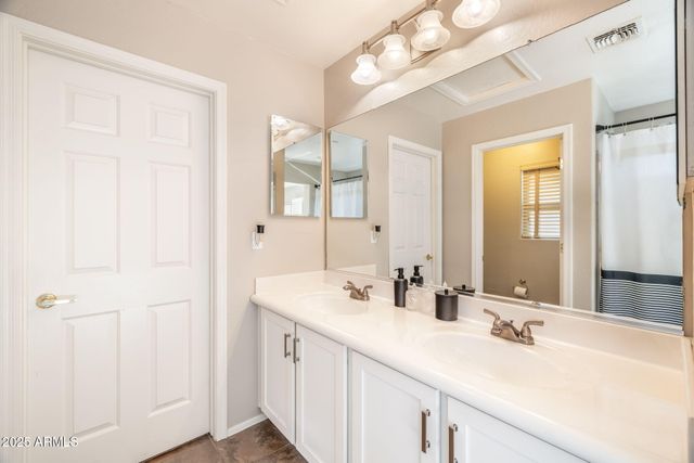 39517 N NOBLE HAWK Court, Phoenix, AZ 85086