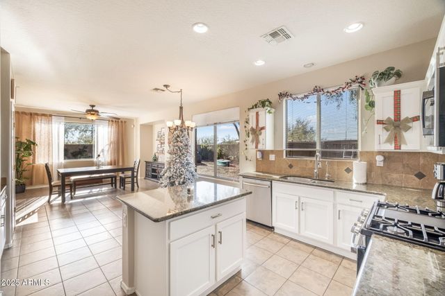 39517 N NOBLE HAWK Court, Phoenix, AZ 85086