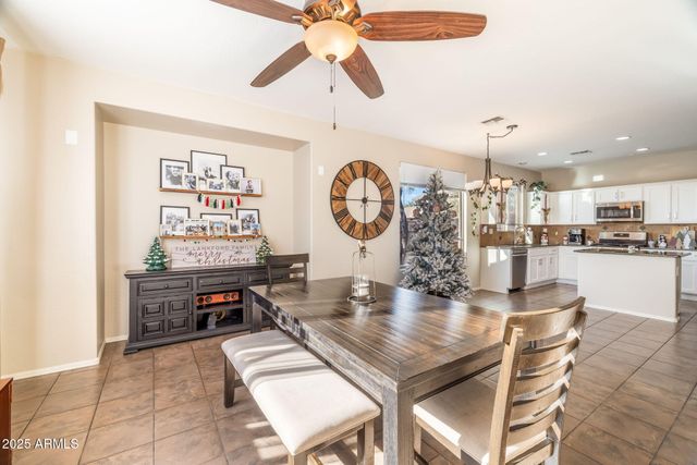 39517 N NOBLE HAWK Court, Phoenix, AZ 85086