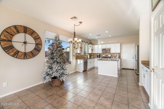 39517 N NOBLE HAWK Court, Phoenix, AZ 85086